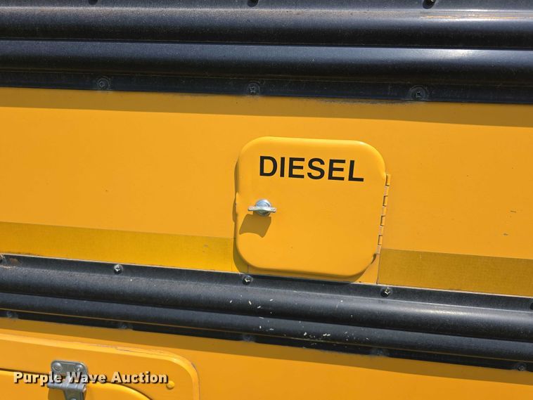 image for item DT6915 2006 Thomas Built Saf-T-Liner school bus