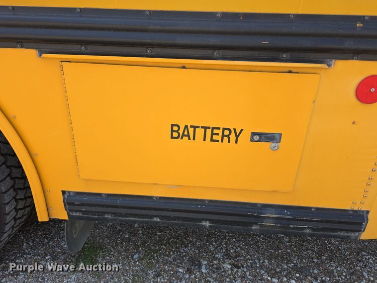 image for item DT6915 2006 Thomas Built Saf-T-Liner school bus