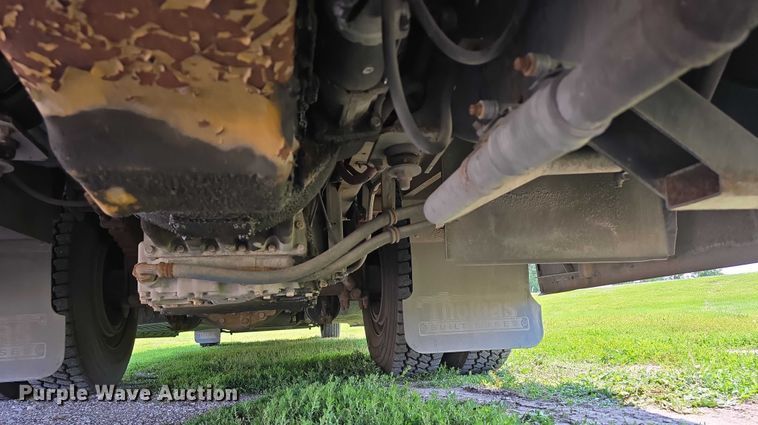 image for item DT6915 2006 Thomas Built Saf-T-Liner school bus