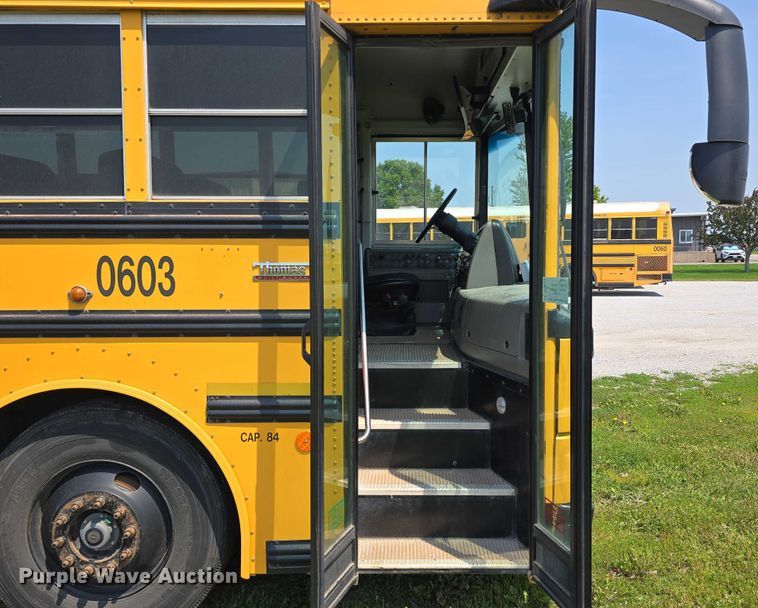 image for item DT6915 2006 Thomas Built Saf-T-Liner school bus