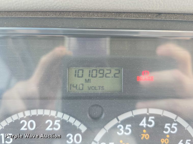 image for item DT6915 2006 Thomas Built Saf-T-Liner school bus