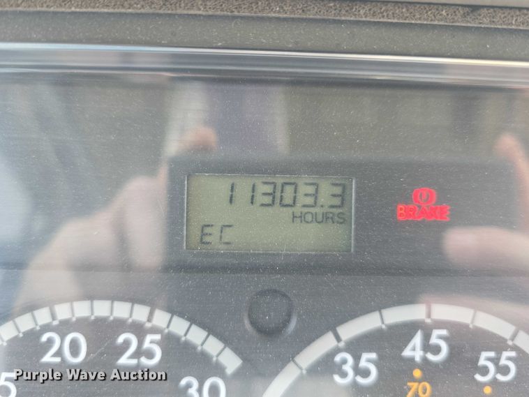 image for item DT6915 2006 Thomas Built Saf-T-Liner school bus