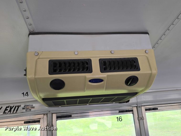 image for item DT6915 2006 Thomas Built Saf-T-Liner school bus