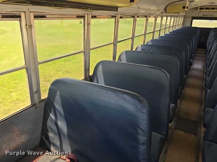 image for item DT6915 2006 Thomas Built Saf-T-Liner school bus