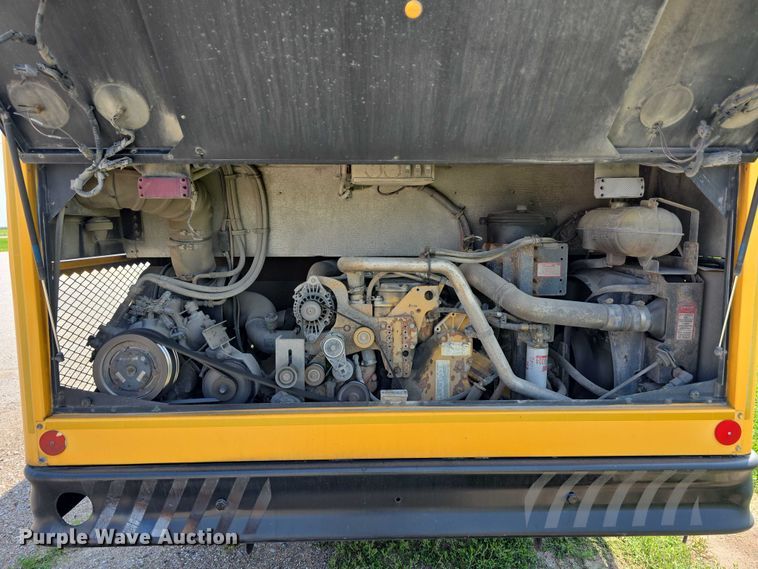 image for item DT6915 2006 Thomas Built Saf-T-Liner school bus