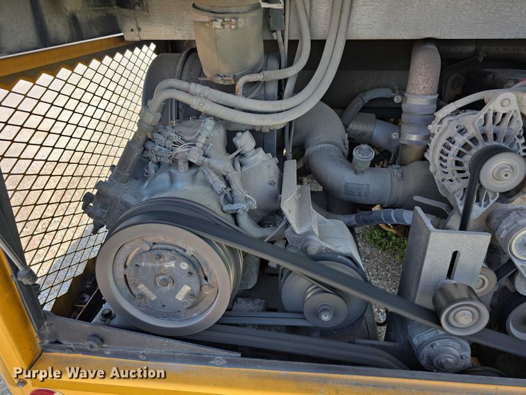 image for item DT6915 2006 Thomas Built Saf-T-Liner school bus