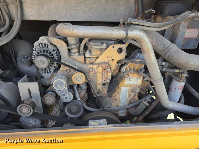 image for item DT6915 2006 Thomas Built Saf-T-Liner school bus