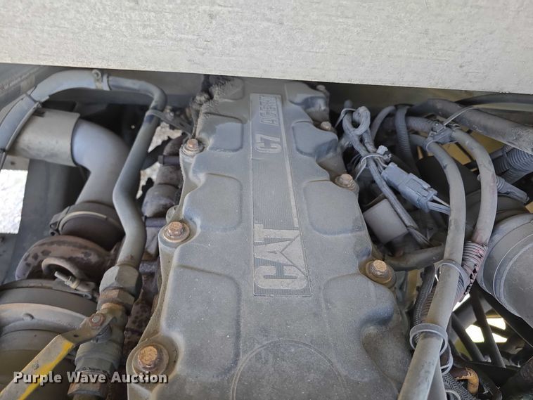 image for item DT6915 2006 Thomas Built Saf-T-Liner school bus