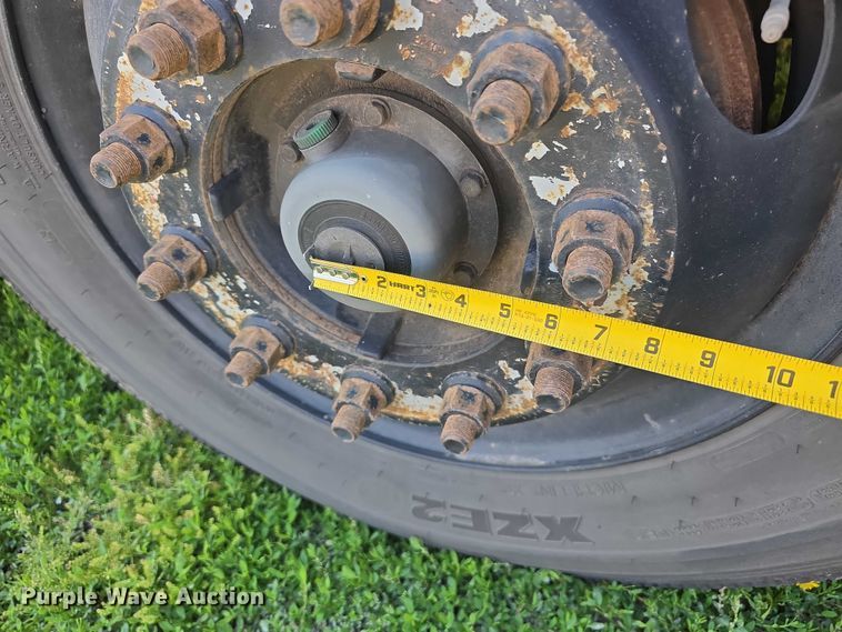 image for item DT6915 2006 Thomas Built Saf-T-Liner school bus