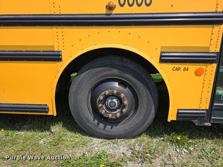 image for item DT6915 2006 Thomas Built Saf-T-Liner school bus