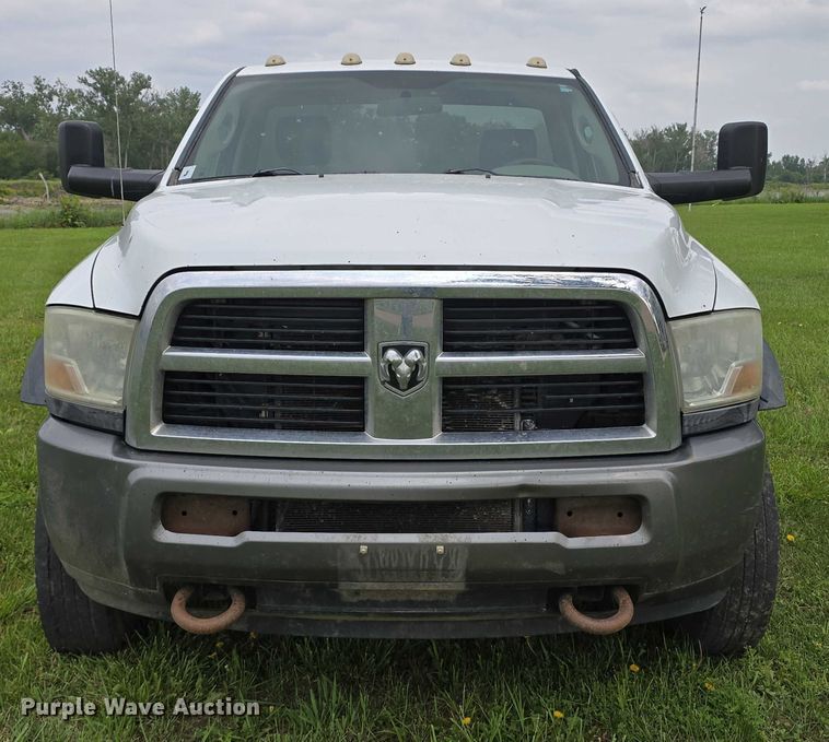 image for item DT6917 2011 Dodge Ram 5500 truck cab and chassis