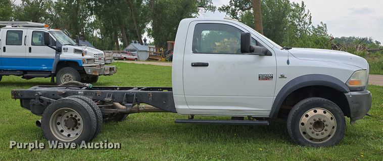 image for item DT6917 2011 Dodge Ram 5500 truck cab and chassis