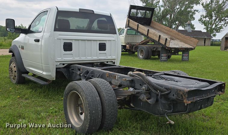 image for item DT6917 2011 Dodge Ram 5500 truck cab and chassis