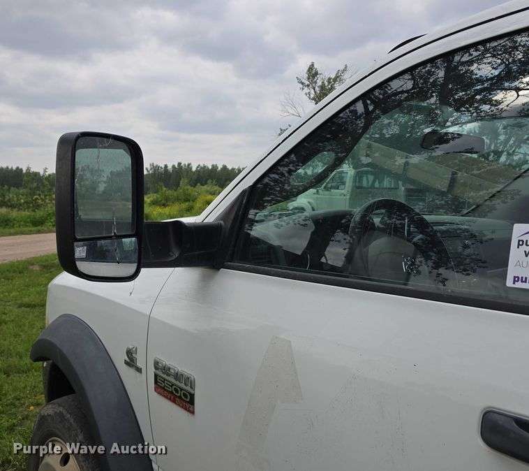 image for item DT6917 2011 Dodge Ram 5500 truck cab and chassis