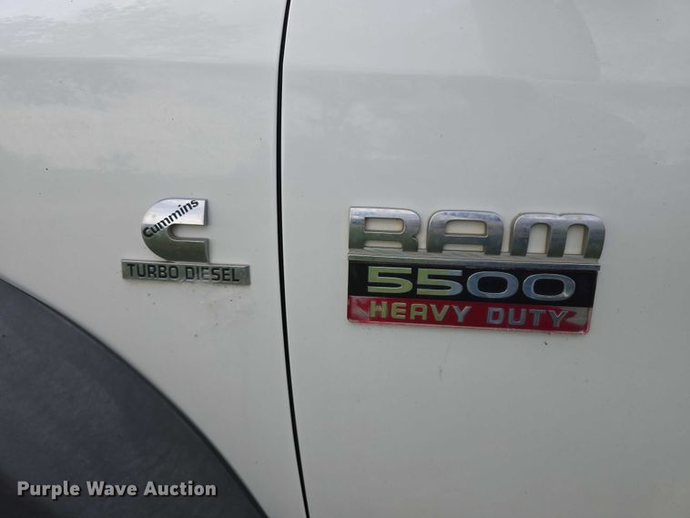 image for item DT6917 2011 Dodge Ram 5500 truck cab and chassis