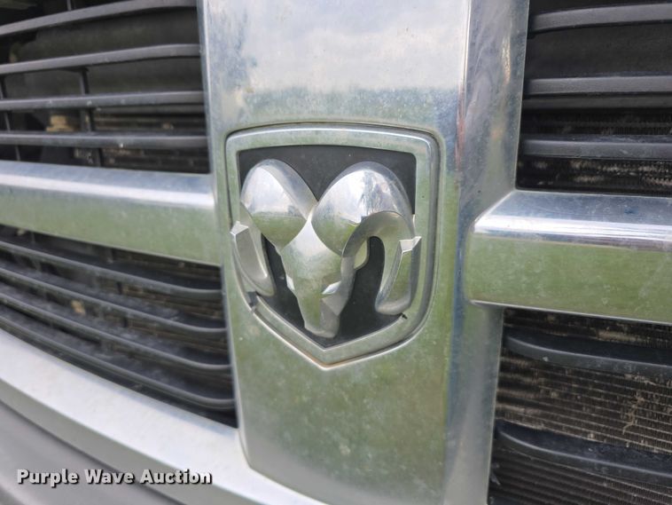 image for item DT6917 2011 Dodge Ram 5500 truck cab and chassis