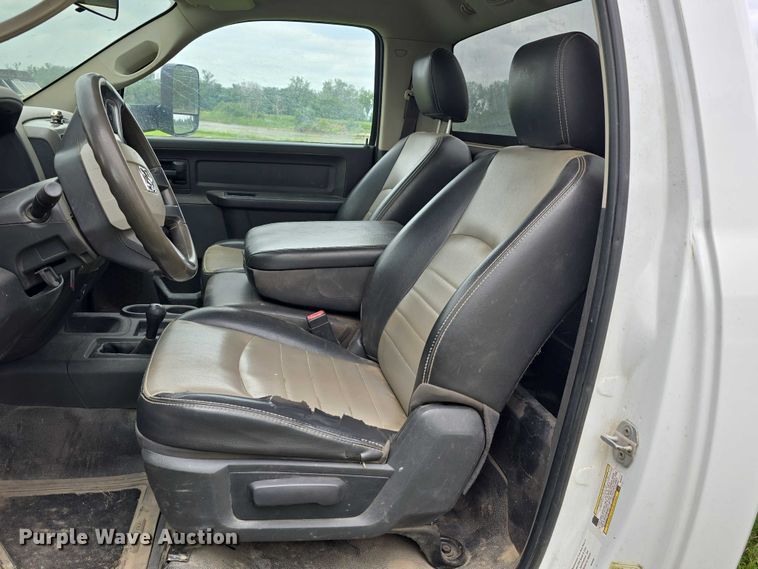 image for item DT6917 2011 Dodge Ram 5500 truck cab and chassis