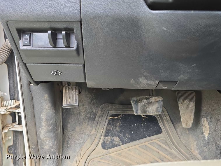 image for item DT6917 2011 Dodge Ram 5500 truck cab and chassis