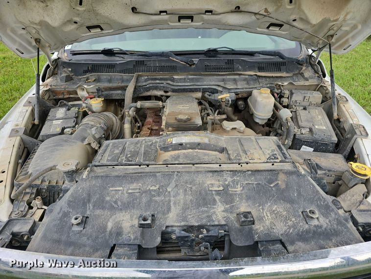 image for item DT6917 2011 Dodge Ram 5500 truck cab and chassis