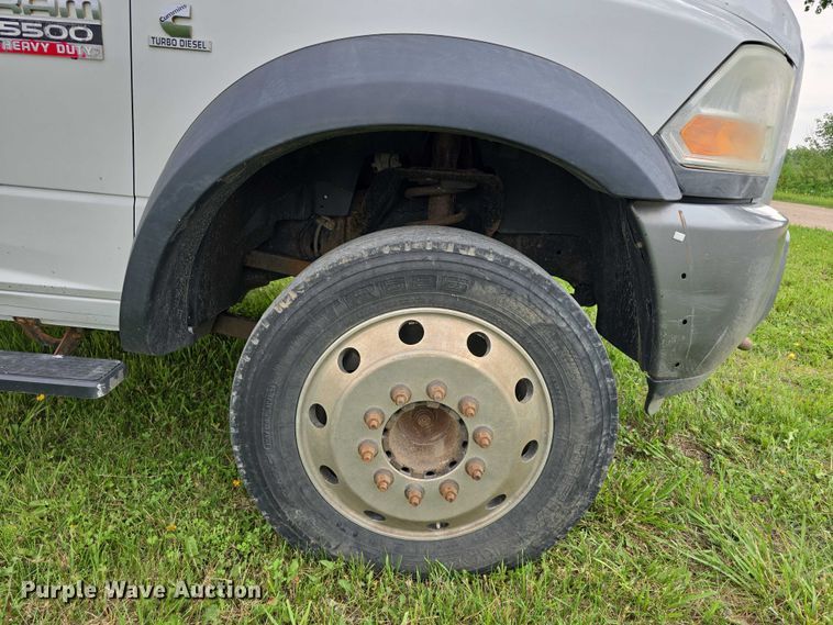 image for item DT6917 2011 Dodge Ram 5500 truck cab and chassis