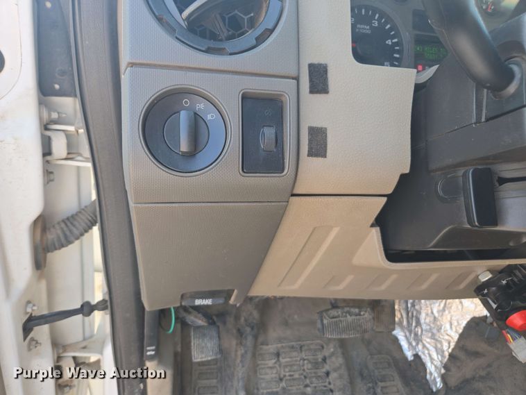 image for item DU7775 2008 Ford F550 flatbed truck