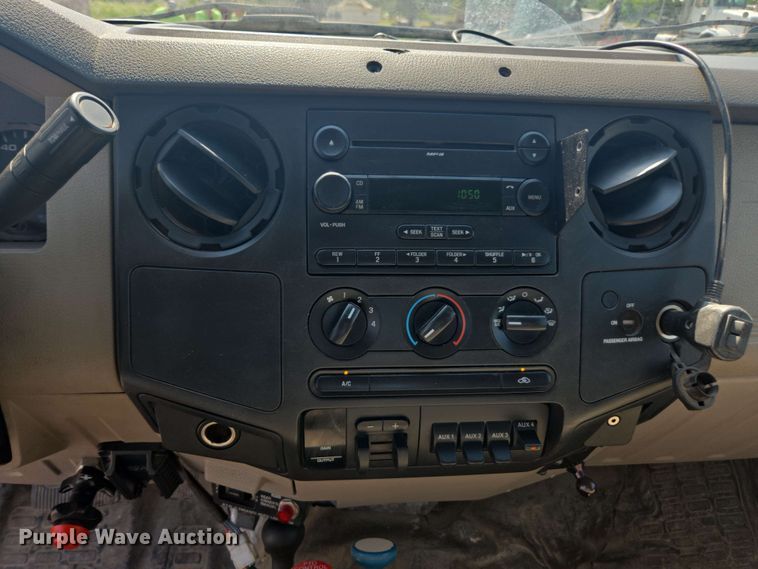 image for item DU7775 2008 Ford F550 flatbed truck