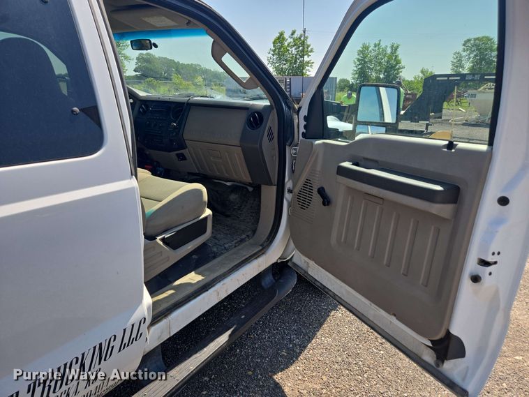 image for item DU7775 2008 Ford F550 flatbed truck