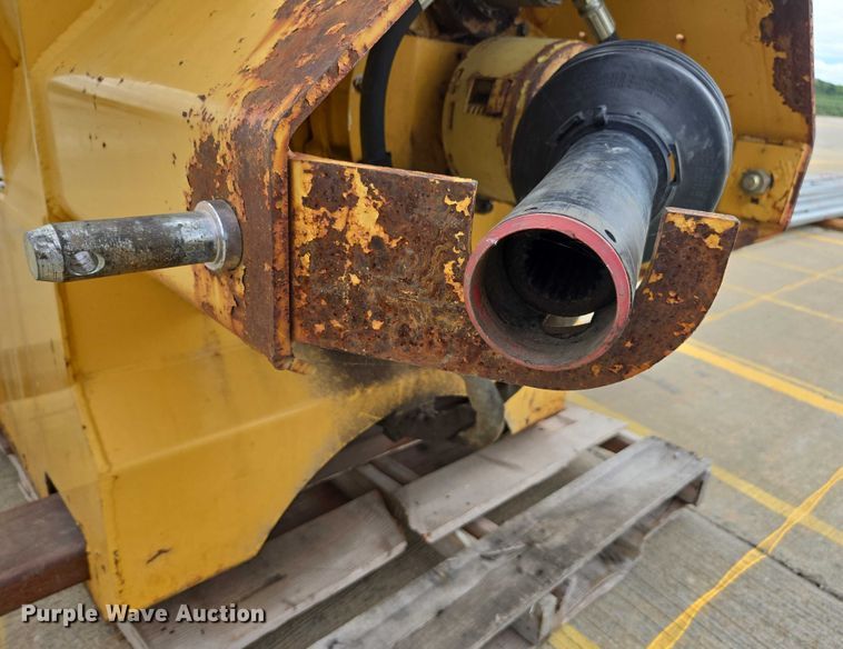 image for item DU7898 Vermeer wood chipper