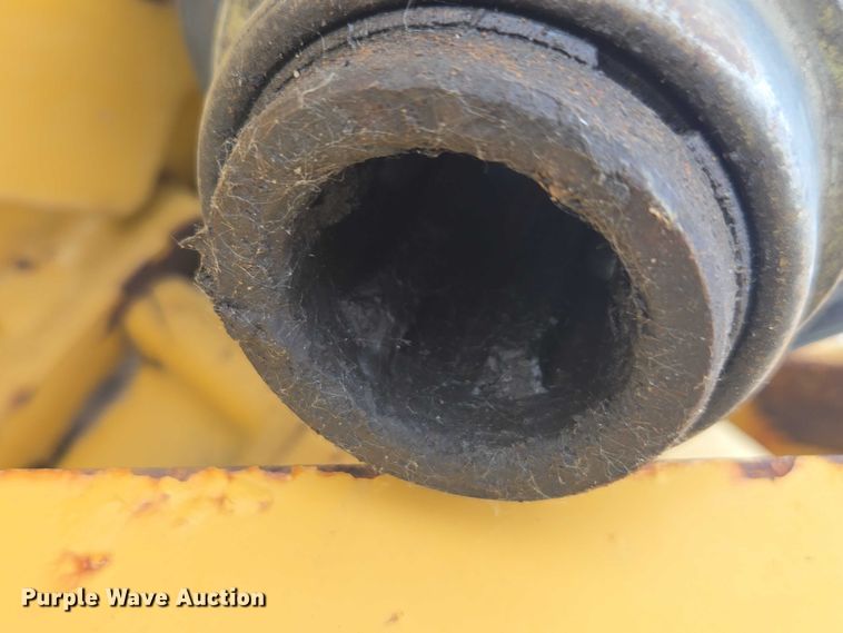 image for item DU7898 Vermeer wood chipper