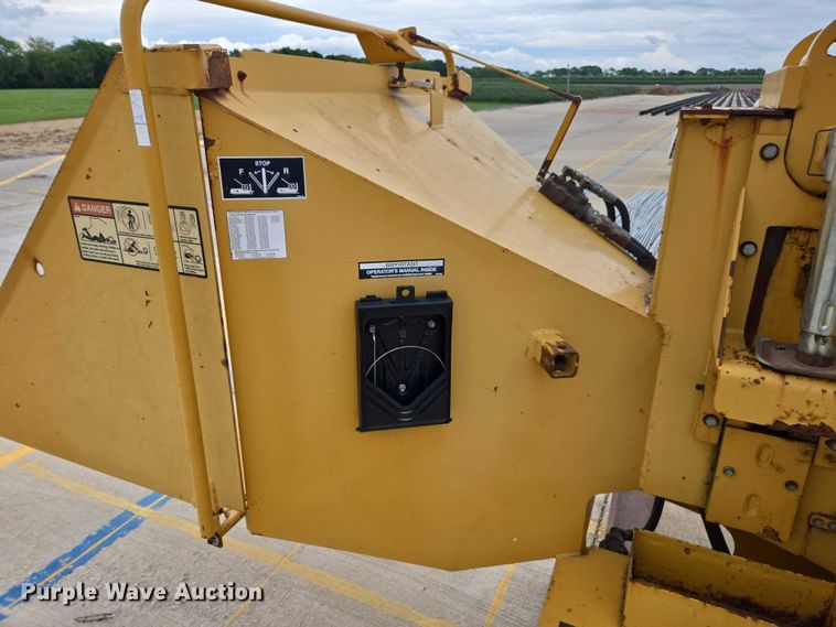 image for item DU7898 Vermeer wood chipper