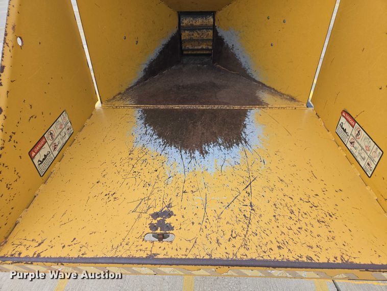 image for item DU7898 Vermeer wood chipper