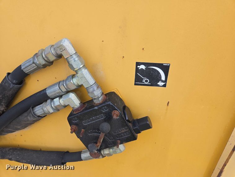 image for item DU7898 Vermeer wood chipper