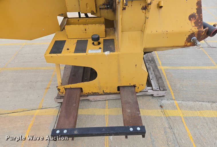 image for item DU7898 Vermeer wood chipper