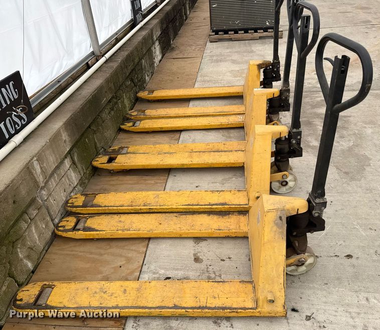 image for item DU7903 (4) pallet jacks