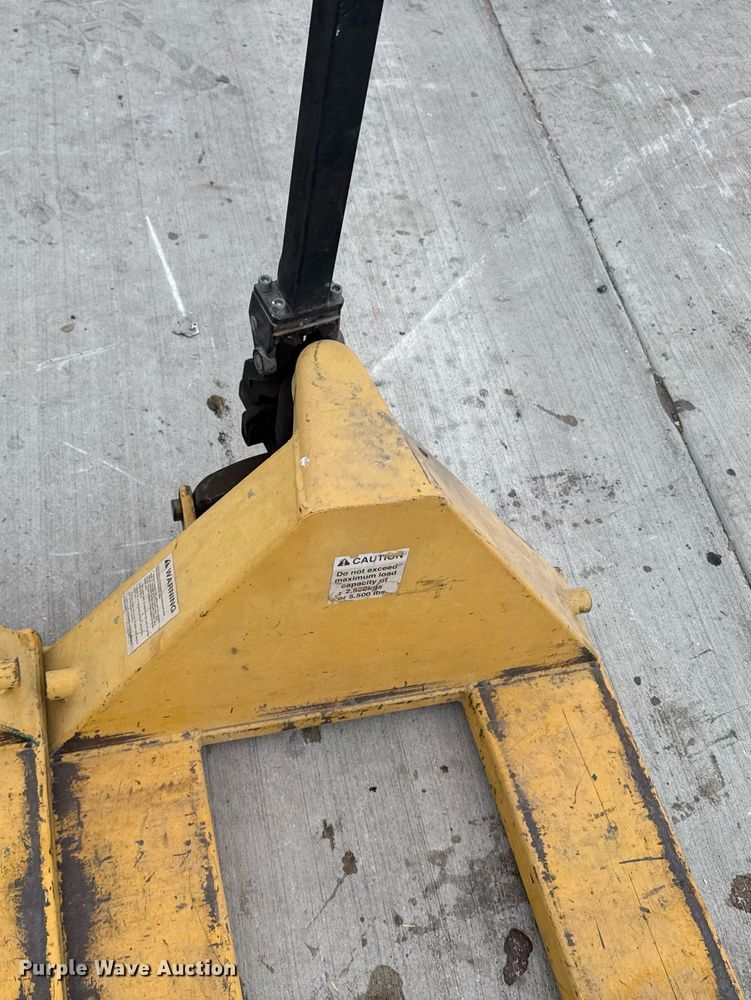 image for item DU7903 (4) pallet jacks