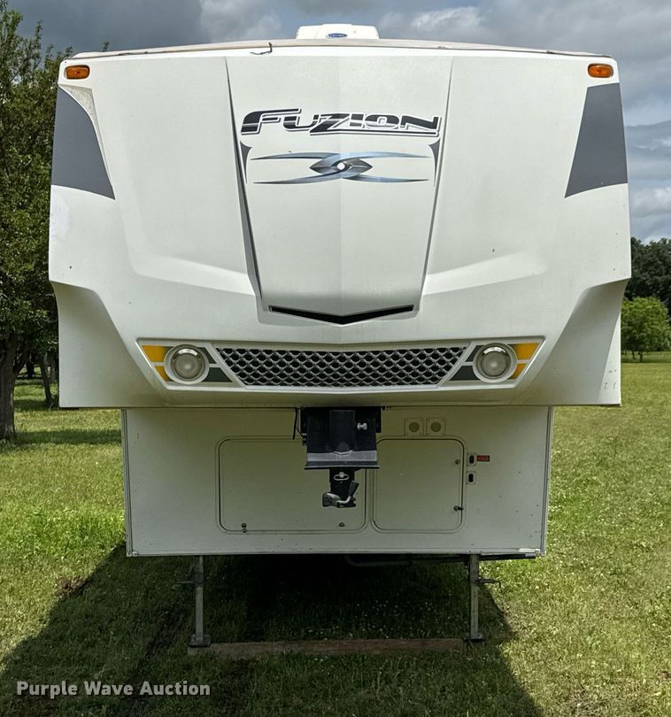 image for item DU9763 2009 Keystone Fuzion FZ363 toy hauler camper
