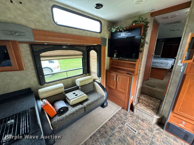 image for item DU9763 2009 Keystone Fuzion FZ363 toy hauler camper