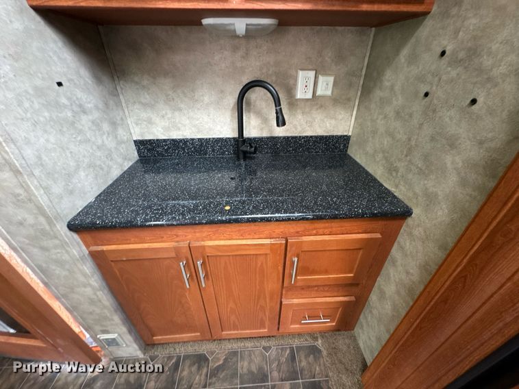 image for item DU9763 2009 Keystone Fuzion FZ363 toy hauler camper