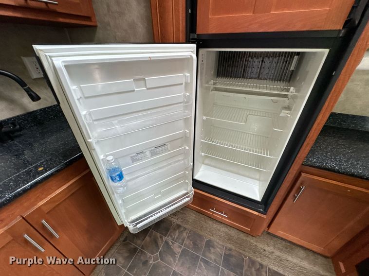 image for item DU9763 2009 Keystone Fuzion FZ363 toy hauler camper