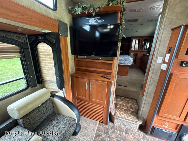 image for item DU9763 2009 Keystone Fuzion FZ363 toy hauler camper