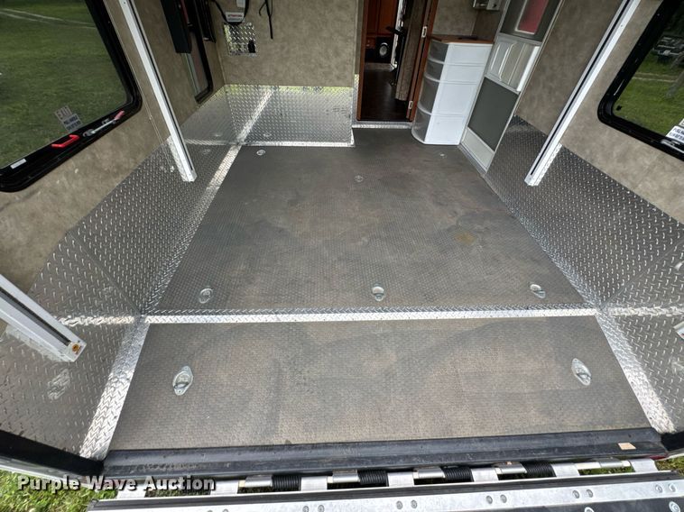 image for item DU9763 2009 Keystone Fuzion FZ363 toy hauler camper