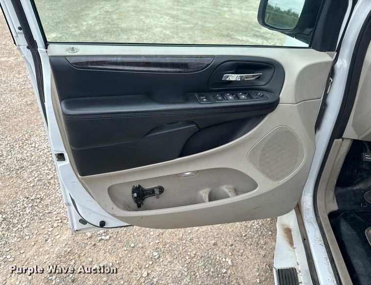 image for item DU9815 2015 Dodge Grand Caravan handicap accessible van