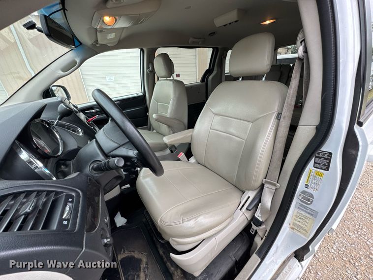 image for item DU9815 2015 Dodge Grand Caravan handicap accessible van