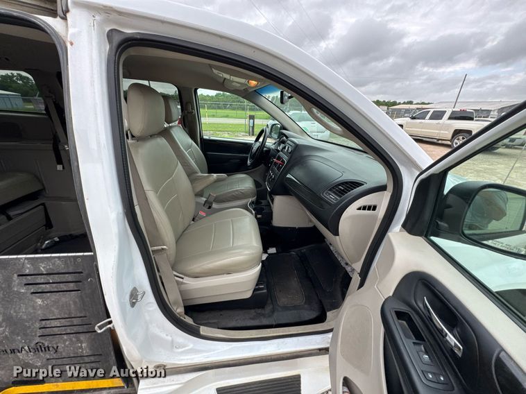 image for item DU9815 2015 Dodge Grand Caravan handicap accessible van