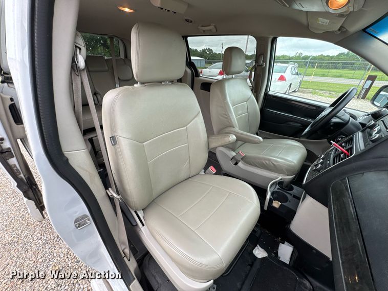 image for item DU9815 2015 Dodge Grand Caravan handicap accessible van