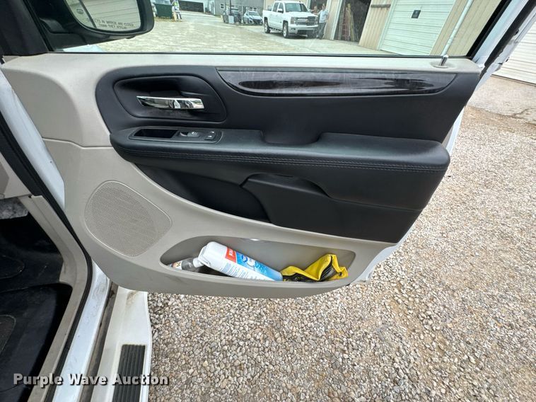 image for item DU9815 2015 Dodge Grand Caravan handicap accessible van