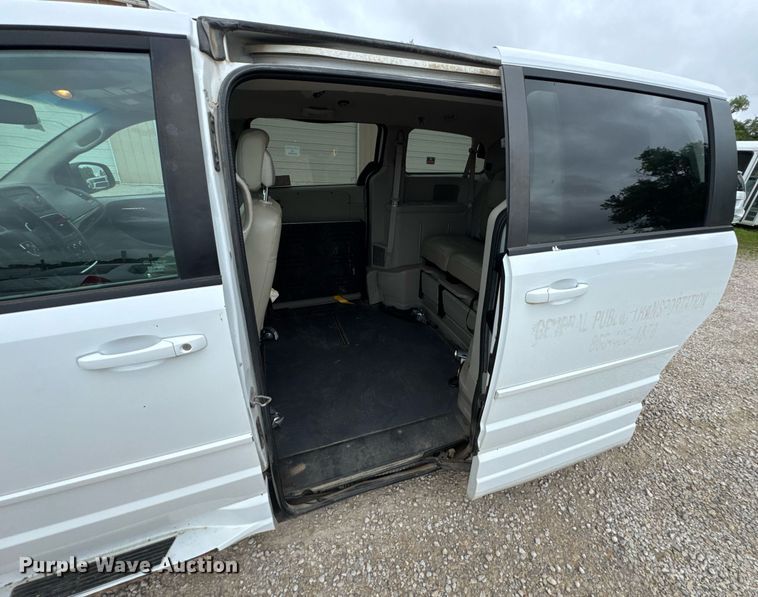 image for item DU9815 2015 Dodge Grand Caravan handicap accessible van