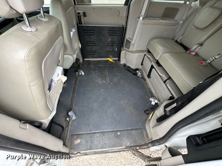 image for item DU9815 2015 Dodge Grand Caravan handicap accessible van