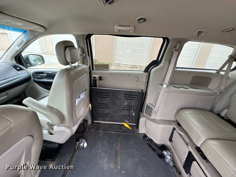 image for item DU9815 2015 Dodge Grand Caravan handicap accessible van