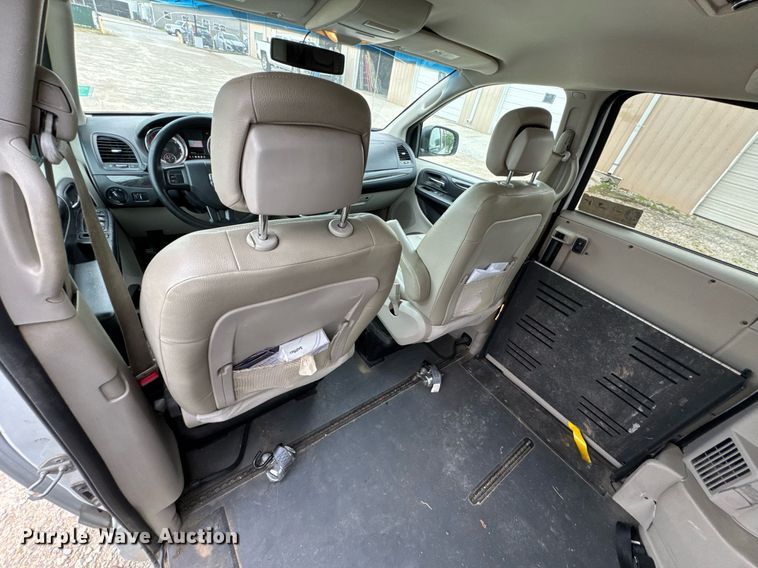 image for item DU9815 2015 Dodge Grand Caravan handicap accessible van